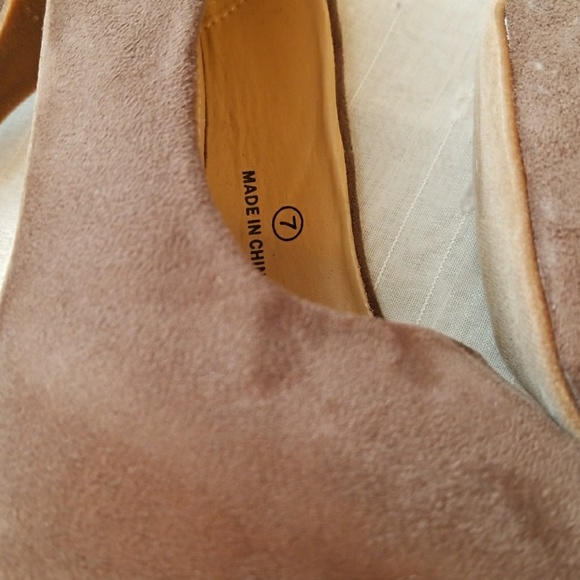 Taupe Heel - Picture 3 of 3